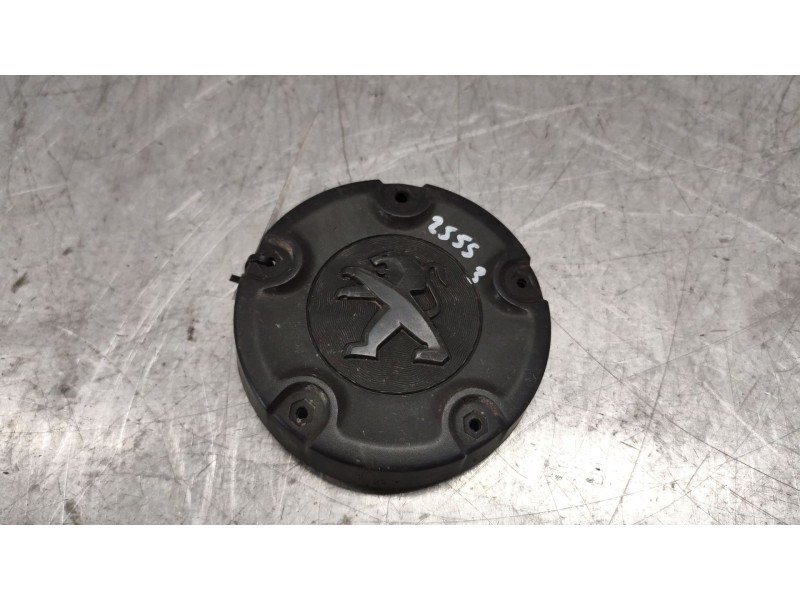 Recambio de tapacubos para peugeot partner tepee 1.6 bluehdi 100 referencia OEM IAM 9608342277  