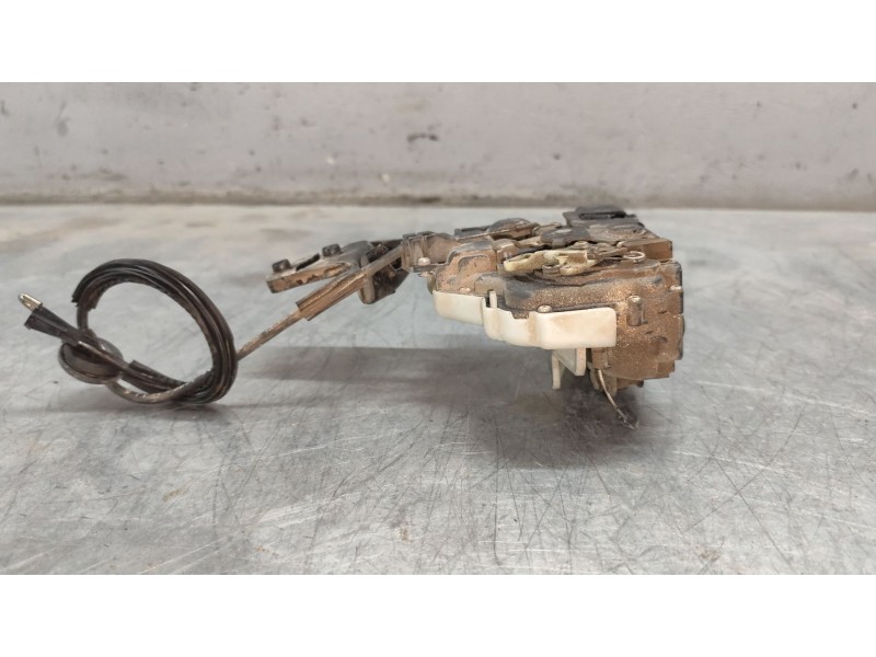 Recambio de cerradura puerta trasera izquierda para volkswagen passat berlina (3b2) comfortline referencia OEM IAM  6 PINS 