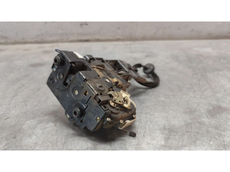 Recambio de cerradura puerta trasera derecha para volkswagen passat berlina (3b2) comfortline referencia OEM IAM  6 PINS 