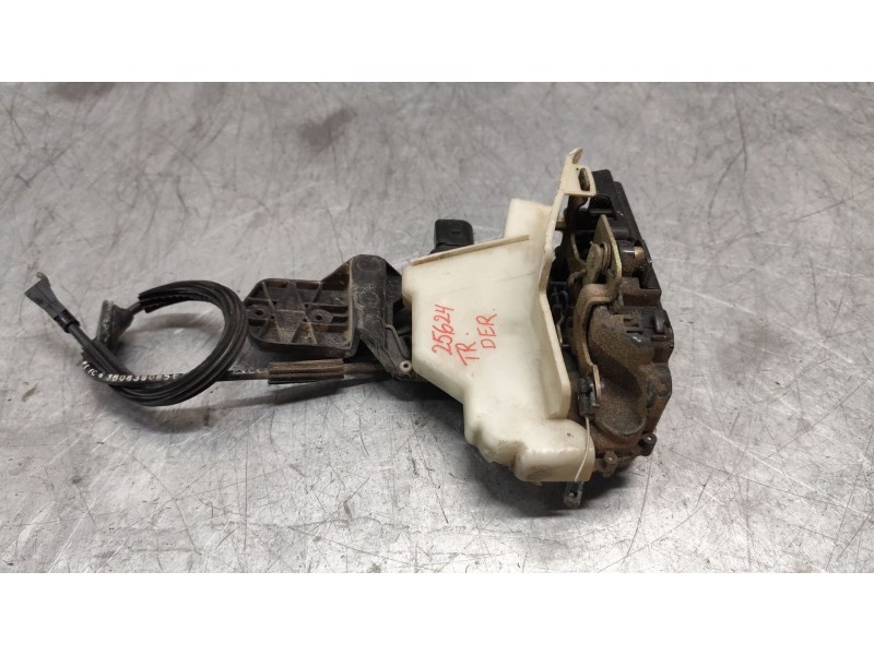 Recambio de cerradura puerta trasera derecha para volkswagen passat berlina (3b2) comfortline referencia OEM IAM  6 PINS 