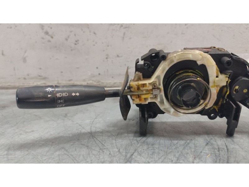 Recambio de mando multifuncion para kia carens 2.0 crdi ex monovolumen referencia OEM IAM   