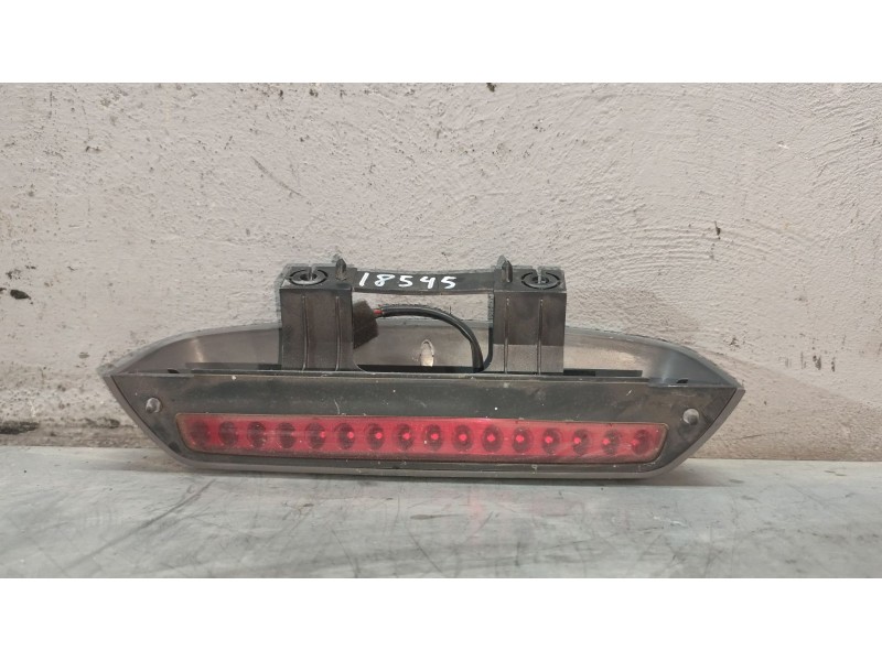 Recambio de luz central de freno para kia carens 2.0 crdi ex monovolumen referencia OEM IAM   