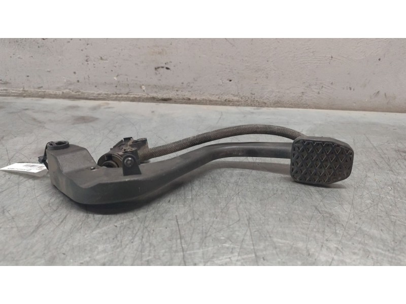 Recambio de pedal embrague para bmw z4 roadster (e85) 2.0 i referencia OEM IAM 6760106  