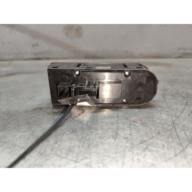 Recambio de mando elevalunas delantero izquierdo para opel astra h ber. 1.7 16v cdti referencia OEM IAM 13228706  