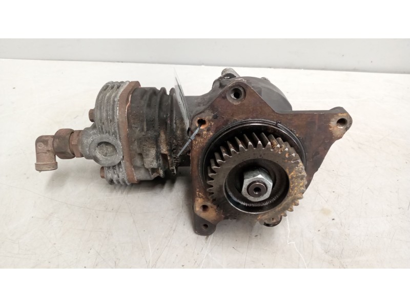 Recambio de compresor aire acondicionado para renault midlum 4.2 diesel referencia OEM IAM 5010450535  LK1567