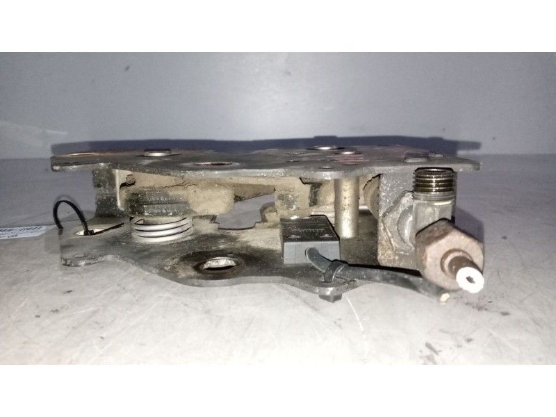 Recambio de cierre cabina derecho para daf serie xf105.xxx 12.9 diesel referencia OEM IAM 1427610  