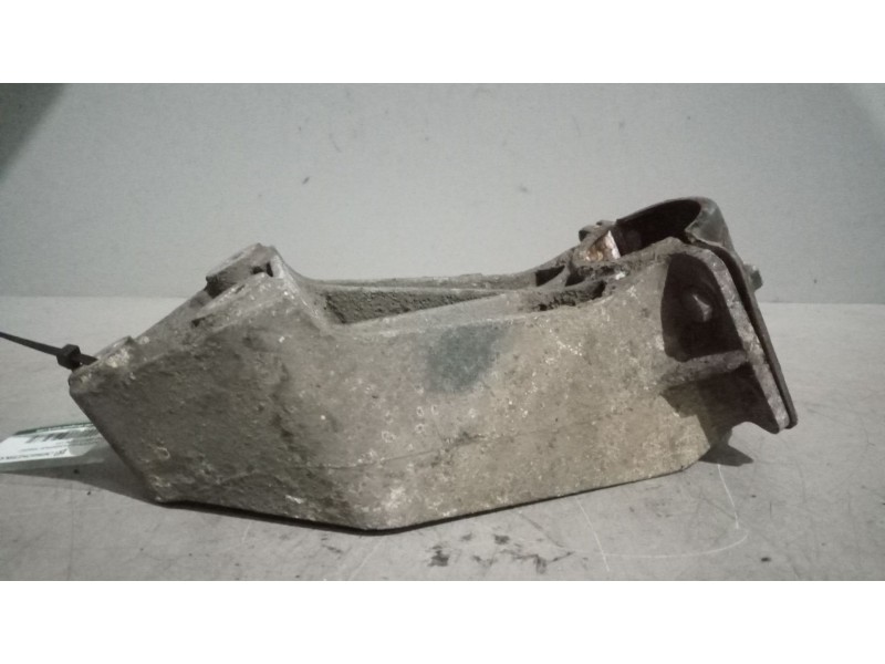 Recambio de soporte guardabarros trasero para daf serie xf105.xxx 12.9 diesel referencia OEM IAM   