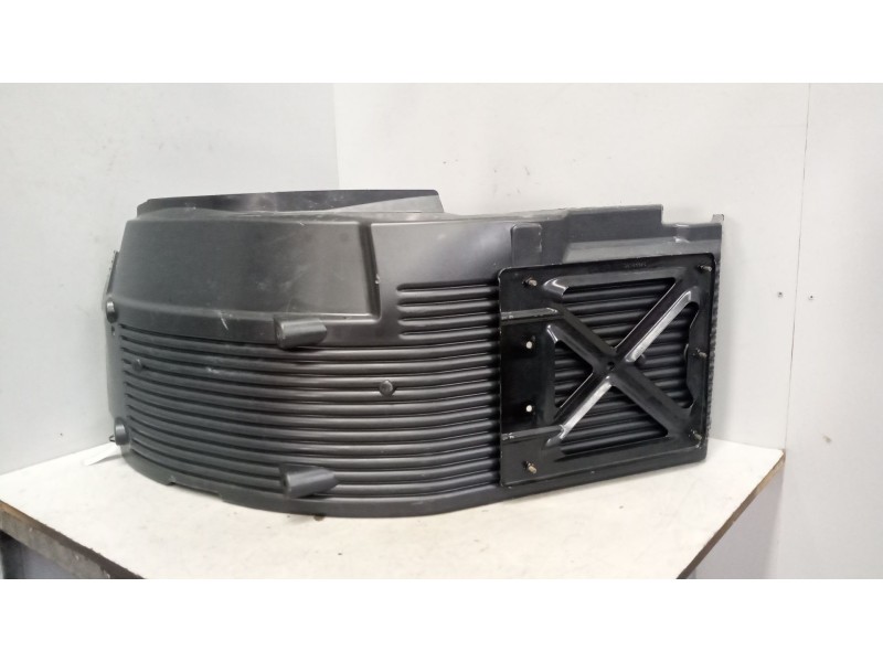 Recambio de guardabarros delantero derecho para volvo fh xxx 12.8 diesel referencia OEM IAM 82141524  