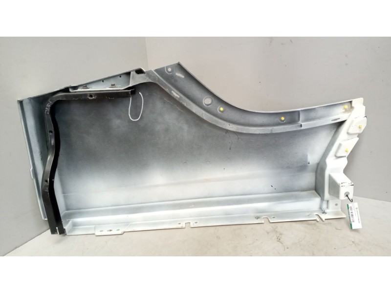 Recambio de moldura trasera cabina para volvo fh xxx 12.8 diesel referencia OEM IAM 82180201  DERECHA