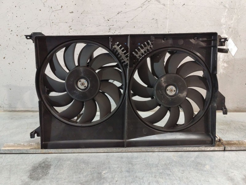 Recambio de electroventilador para opel vectra c berlina club referencia OEM IAM 24410991  