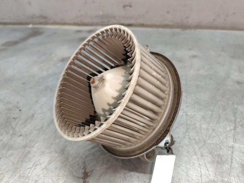 Recambio de ventilador calefaccion para mazda 626 berlina (gf) 2.0 ditd ac referencia OEM IAM HB111GE4T  