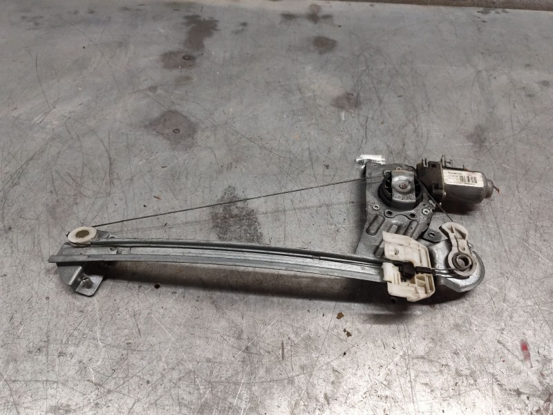 Recambio de elevalunas trasero derecho para peugeot 206 berlina xt referencia OEM IAM 400681  