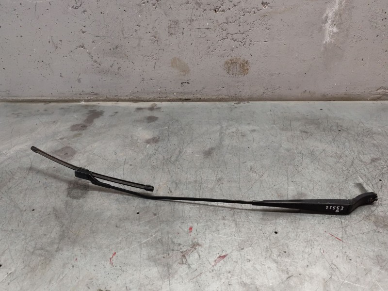 Recambio de brazo limpia delantero derecho para peugeot partner tepee 1.6 bluehdi 100 referencia OEM IAM   