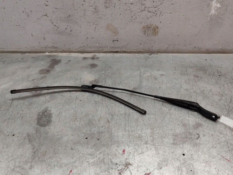 Recambio de brazo limpia delantero izquierdo para peugeot partner tepee 1.6 bluehdi 100 referencia OEM IAM   