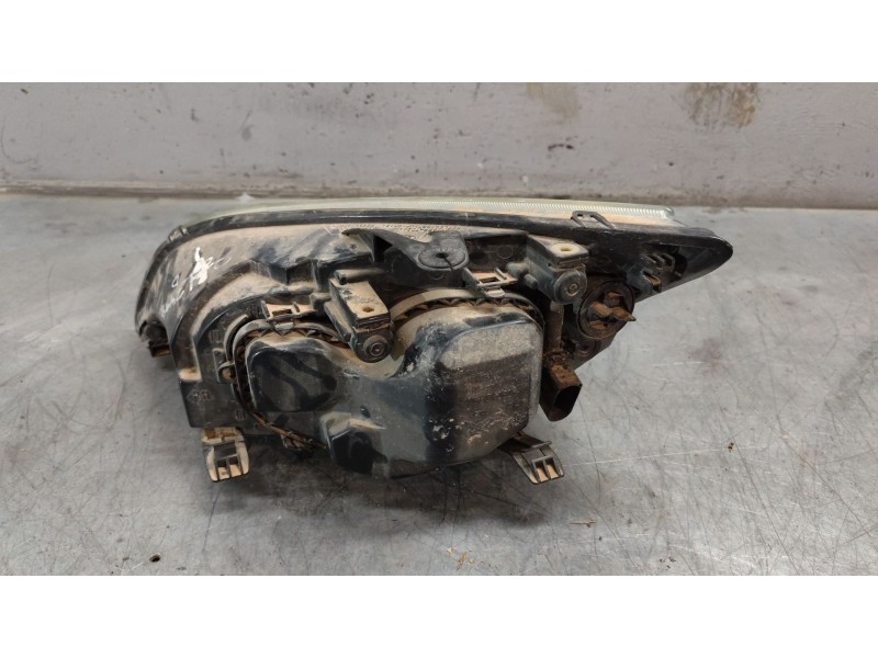 Recambio de faro derecho para ford focus berlina (cap) 1.6 cat referencia OEM IAM  XENON 