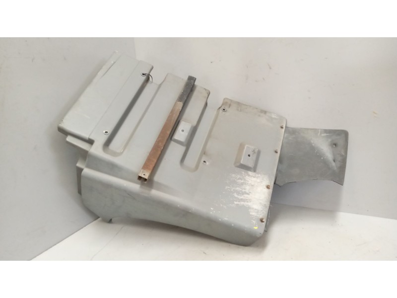 Recambio de guardabarros delantero izquierdo para nissan trucks atleon 35.13 referencia OEM IAM 631159X100  