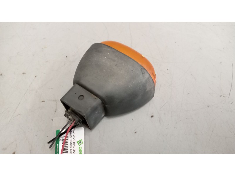 Recambio de piloto lateral izquierdo para nissan trucks atleon 35.13 referencia OEM IAM   