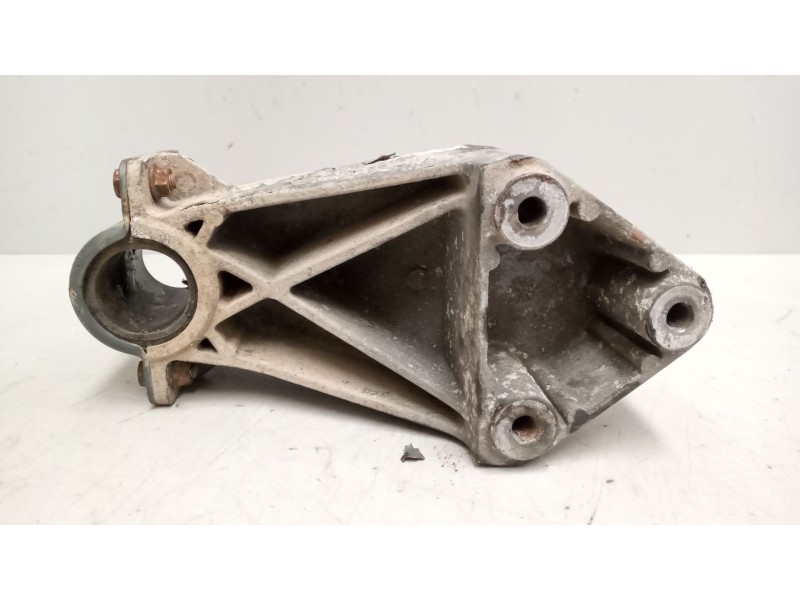 Recambio de soporte guardabarros trasero para daf serie xf105.xxx 12.9 diesel referencia OEM IAM   