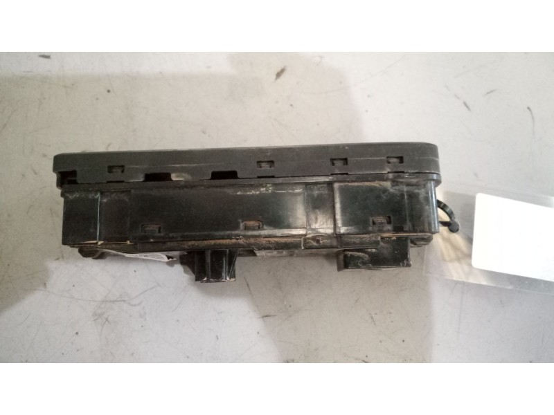Recambio de mando elevalunas delantero derecho para volvo fm xxx 12.8 diesel referencia OEM IAM 22154240  