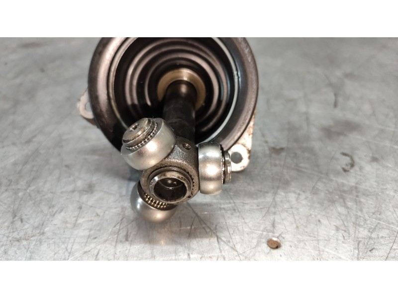 Recambio de transmision delantera izquierda para renault megane i grandtour (ka0/1_) 1.6 e (ka0f) referencia OEM IAM   