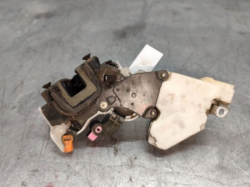 Recambio de cerradura puerta trasera derecha para nissan almera i (n15) 2.0 d referencia OEM IAM 8255261U01  