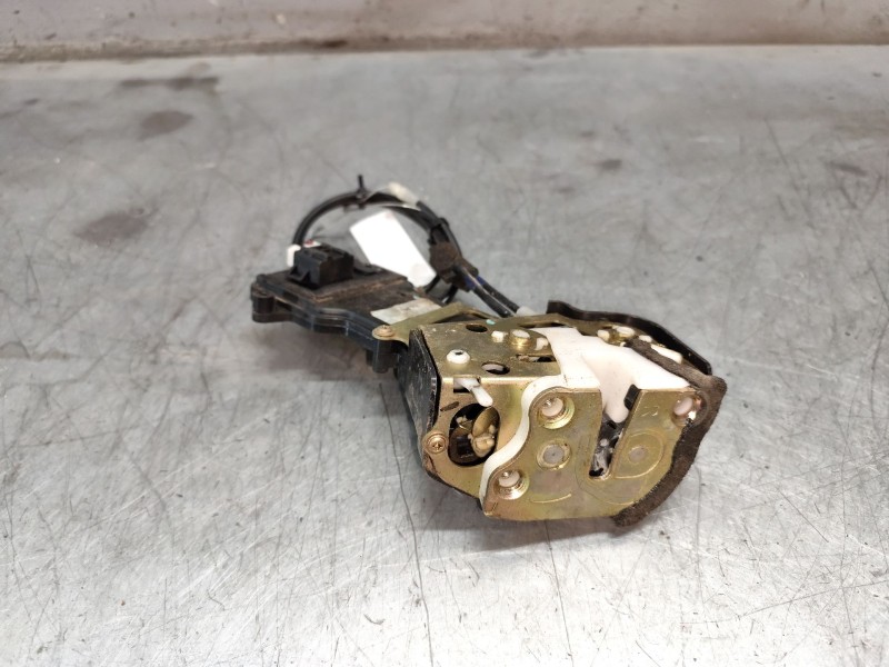 Recambio de cerradura puerta trasera derecha para mazda 2 berlina (dy) 1.4 active+ (59kw) referencia OEM IAM   