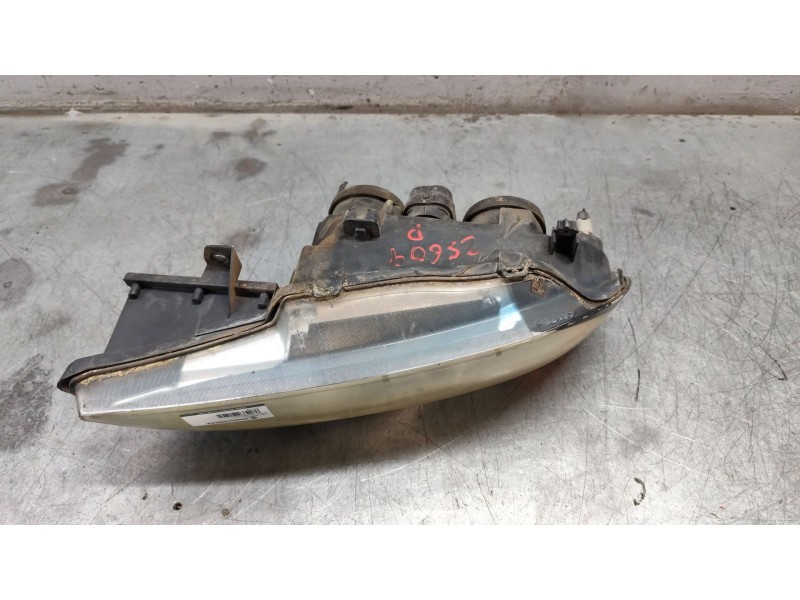 Recambio de faro derecho para nissan primera (p11) 1.8 16v referencia OEM IAM   