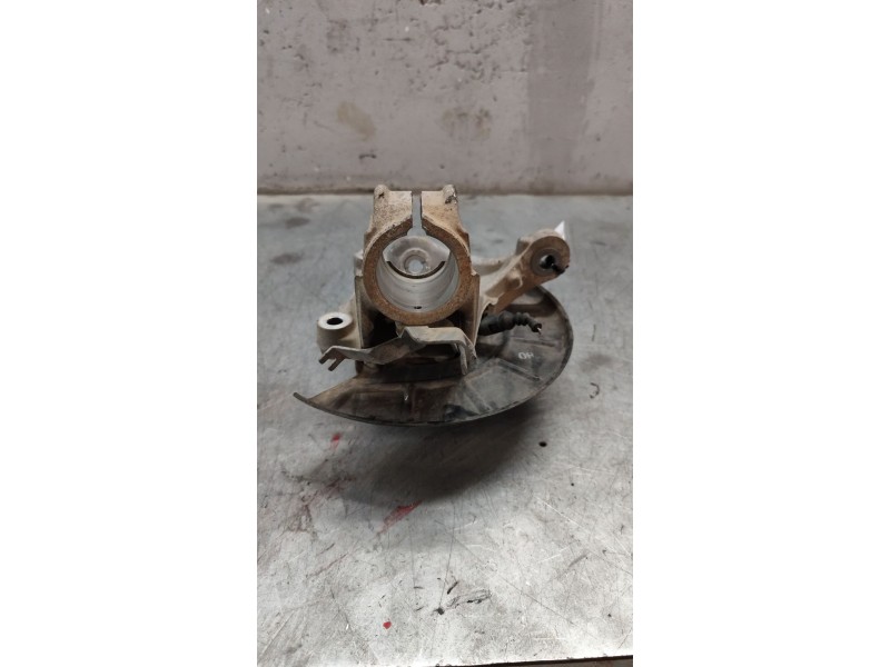 Recambio de mangueta delantera izquierda para volkswagen passat variant (3c5) advance referencia OEM IAM   