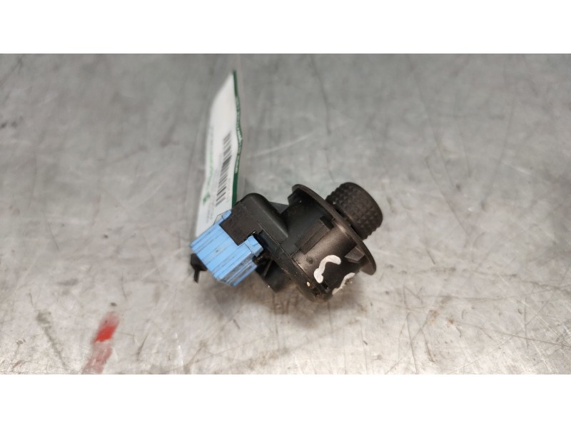 Recambio de mando retrovisor para peugeot partner tepee 1.6 bluehdi 100 referencia OEM IAM  11 DIENTES 