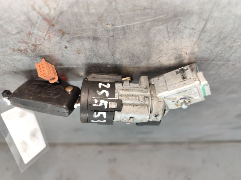 Recambio de conmutador de arranque para peugeot partner tepee 1.6 bluehdi 100 referencia OEM IAM E1105995  