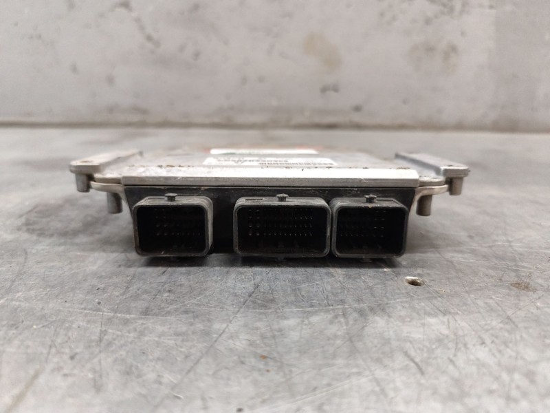 Recambio de centralita motor uce para peugeot 206 berlina xt referencia OEM IAM 0281011525 9640938680 9654694380