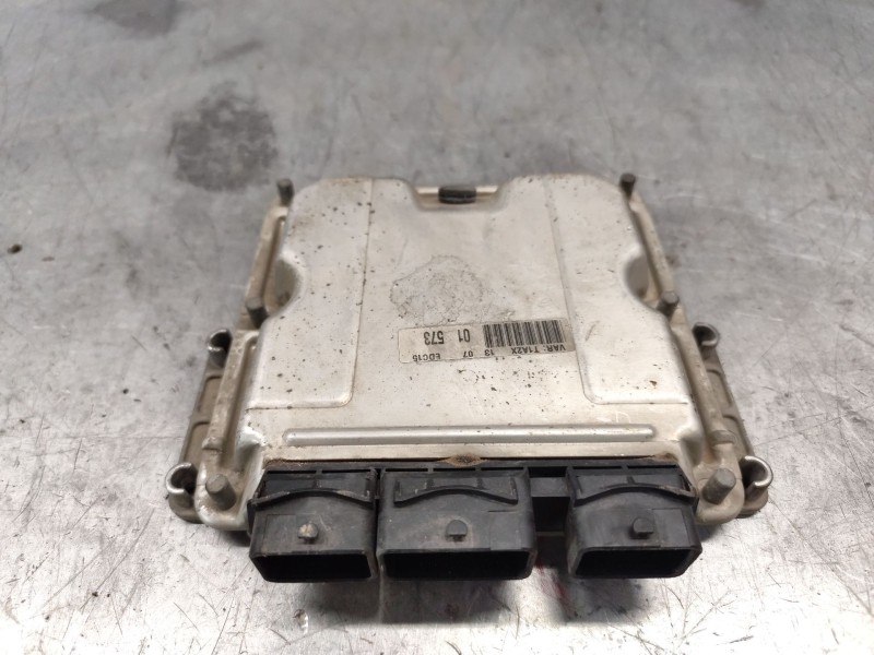 Recambio de centralita motor uce para peugeot 206 berlina xt referencia OEM IAM 0281011525 9640938680 9654694380
