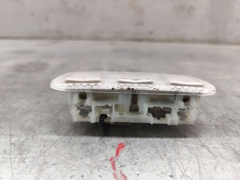 Recambio de luz interior para peugeot partner tepee 1.6 bluehdi 100 referencia OEM IAM 9680713880  