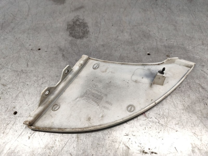 Recambio de moldura para citroën jumper ii furgoneta 2.2 hdi 100 referencia OEM IAM 1306530070  FARO DERECHO
