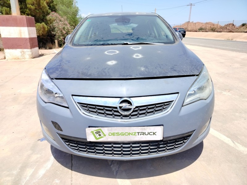 opel astra j (p10) del año 2010