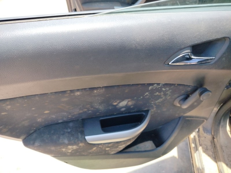 opel astra j (p10) del año 2010