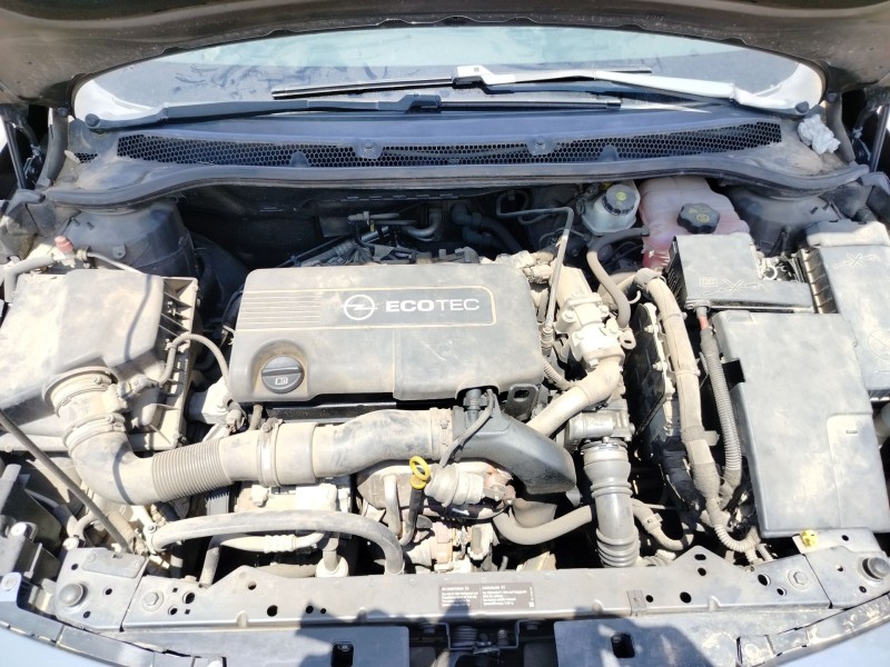 opel astra j (p10) del año 2010