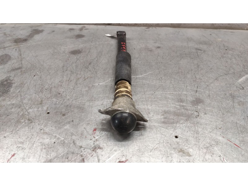 Recambio de amortiguador trasero para volkswagen golf iv (1j1) 1.9 tdi referencia OEM IAM   
