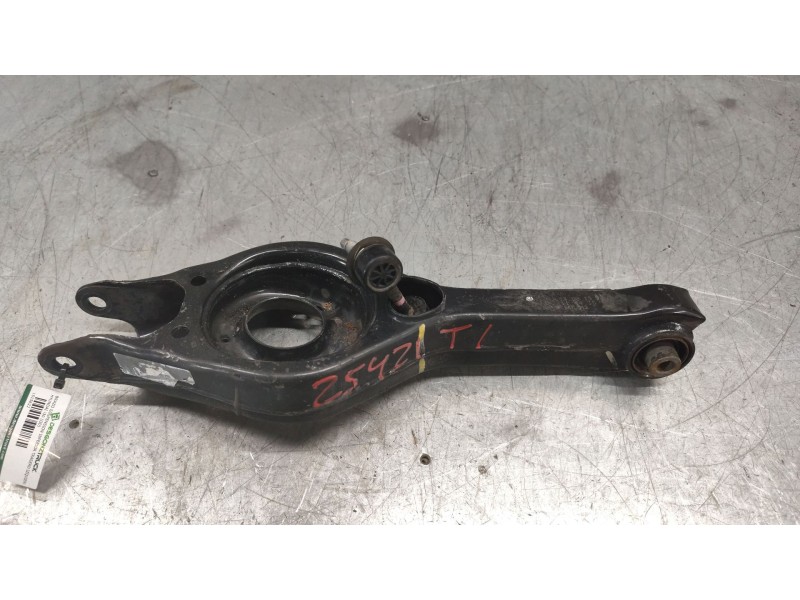 Recambio de brazo suspension inferior trasero izquierdo para hyundai i30 (gd) 1.6 crdi referencia OEM IAM   