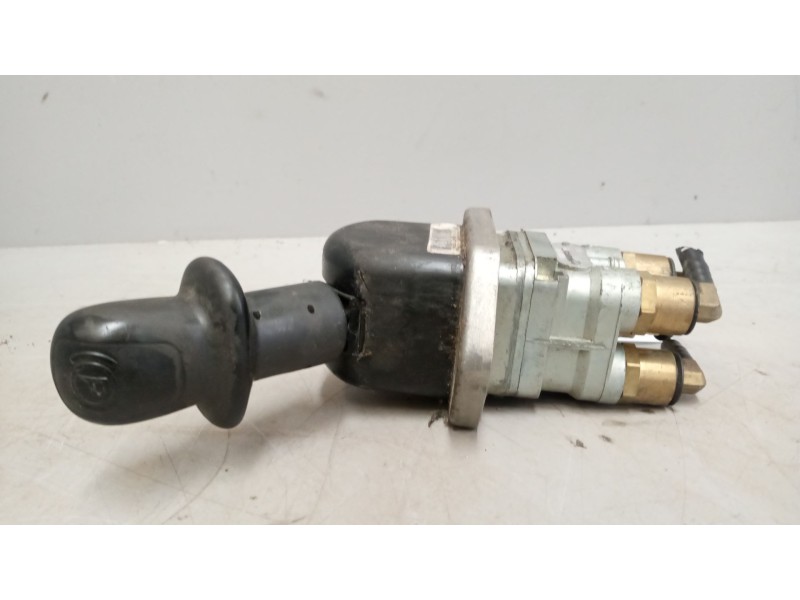 Recambio de palanca freno de mano para renault magnum ab diesel referencia OEM IAM 7420813846  9617231390