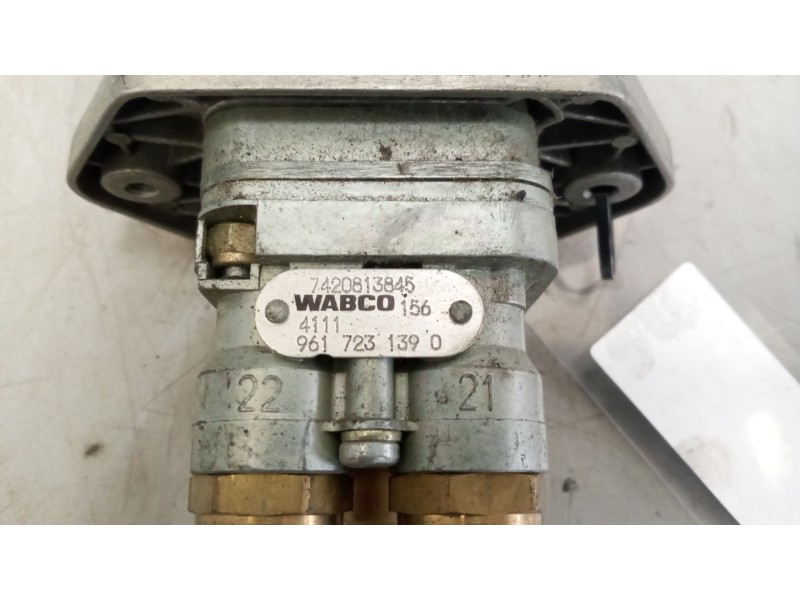 Recambio de palanca freno de mano para renault magnum ab diesel referencia OEM IAM 7420813846  9617231390