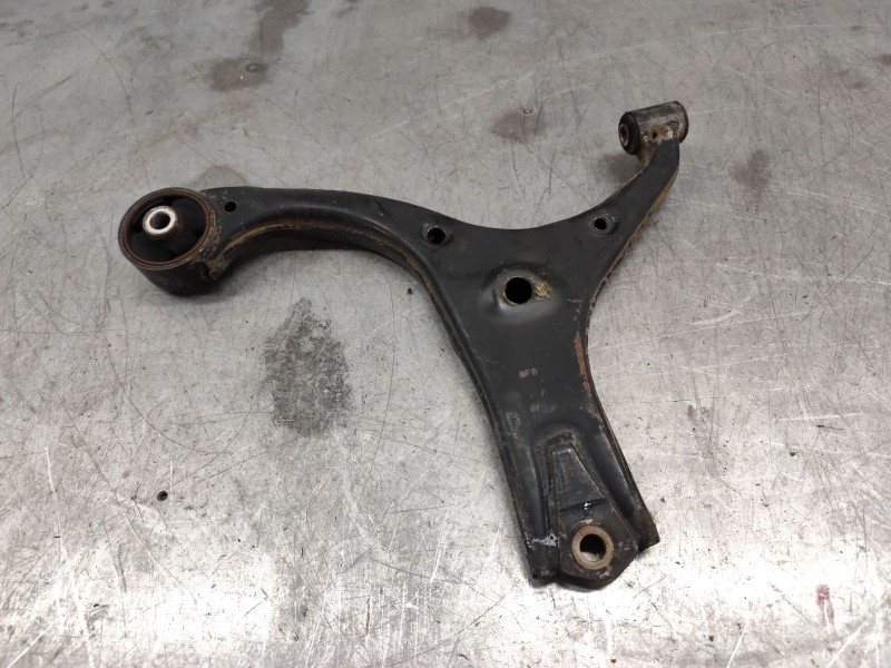 Recambio de brazo suspension inferior delantero derecho para hyundai accent (mc) gl referencia OEM IAM   