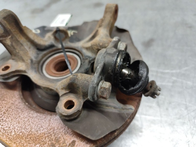 Recambio de mangueta delantera derecha para hyundai accent (mc) gl referencia OEM IAM   