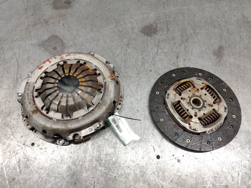 Recambio de kit embrague para dacia sandero ii tce 90 (b8m1, b8ma) referencia OEM IAM 302101221R  