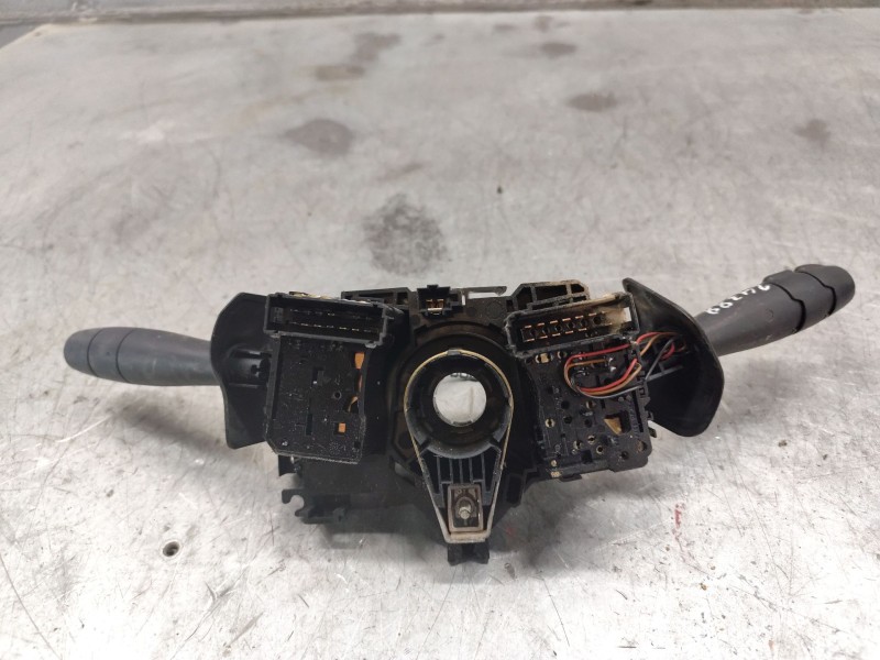 Recambio de mando multifuncion para dacia logan 1.6 cat referencia OEM IAM 8200213173  