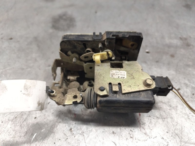 Recambio de cerradura puerta trasera izquierda para dacia logan 1.6 cat referencia OEM IAM 8200214018  