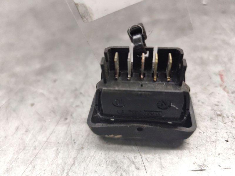 Recambio de mando elevalunas delantero izquierdo para dacia logan 1.6 cat referencia OEM IAM  5 PINS 