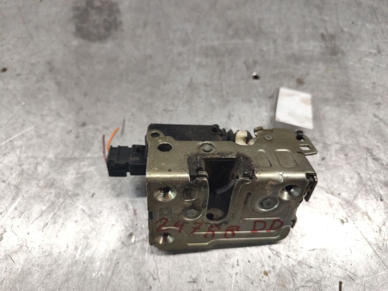 Recambio de cerradura puerta delantera derecha para dacia logan 1.6 cat referencia OEM IAM   