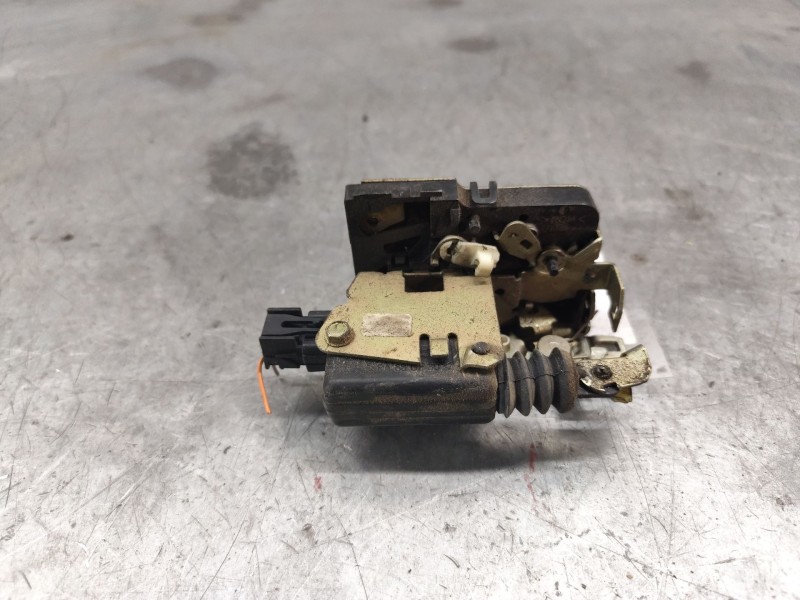 Recambio de cerradura puerta delantera derecha para dacia logan 1.6 cat referencia OEM IAM   