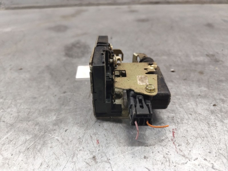 Recambio de cerradura puerta delantera derecha para dacia logan 1.6 cat referencia OEM IAM   